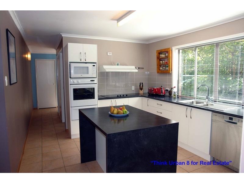 15 Mazzard Street, Bellbowrie QLD 4070